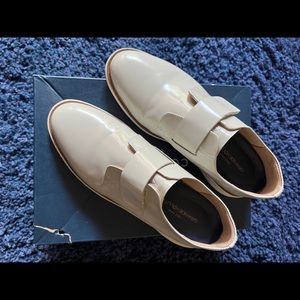 Cole Haan Grandevolution Velox Off-White patent oxfords. Size 7B